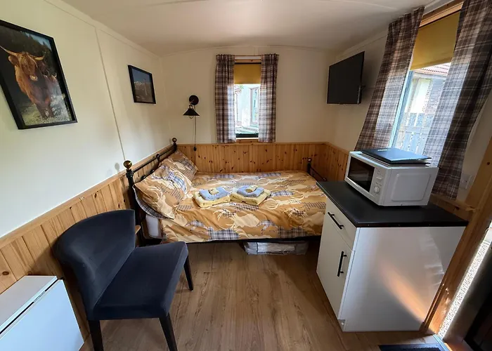 Per Ardua Shepherds Hut